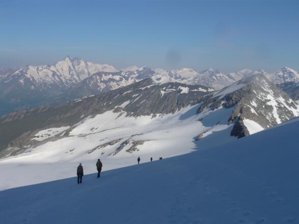 Übergang zum Goldzechkopf, im Hintergrund der Großglockner