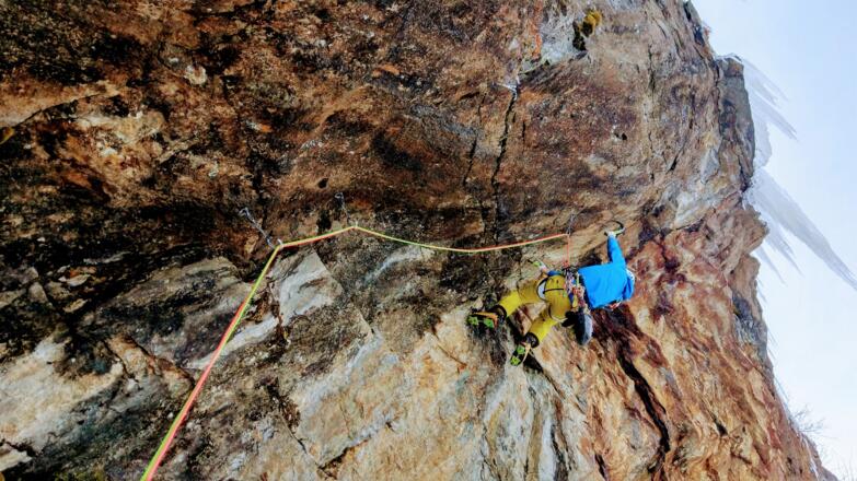 In der 1. SL im Überhang