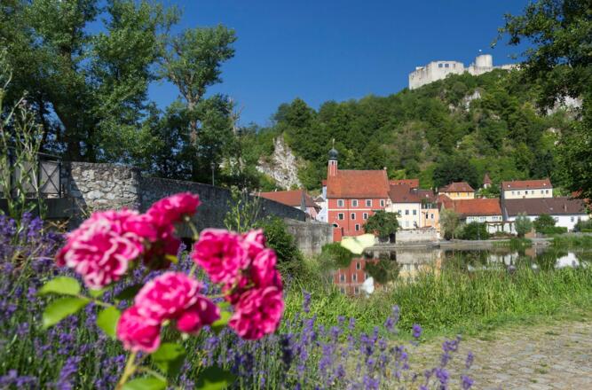 Das malerische Kallmünz am Zusammenfluss von Vils und Naab