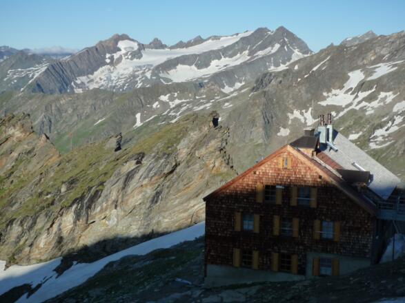 Defreggerhaus, Blick zu den Malhamspitzen