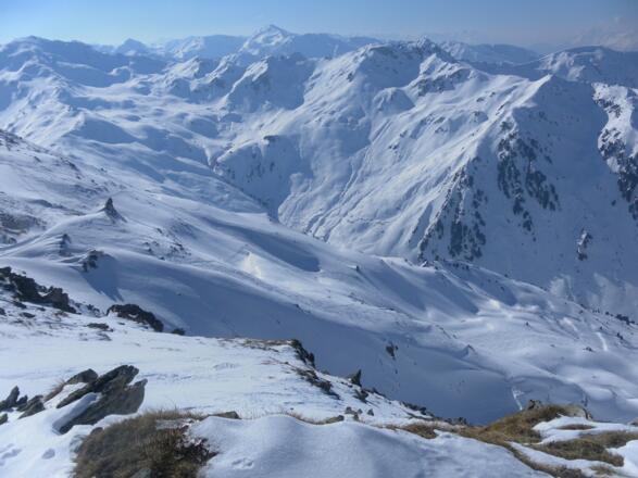 Abfahrtshänge der Viertelalm hinunter nach Hochfügen