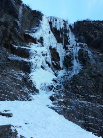 Urfall mit minimaler Vereisung sehr früh im Winter