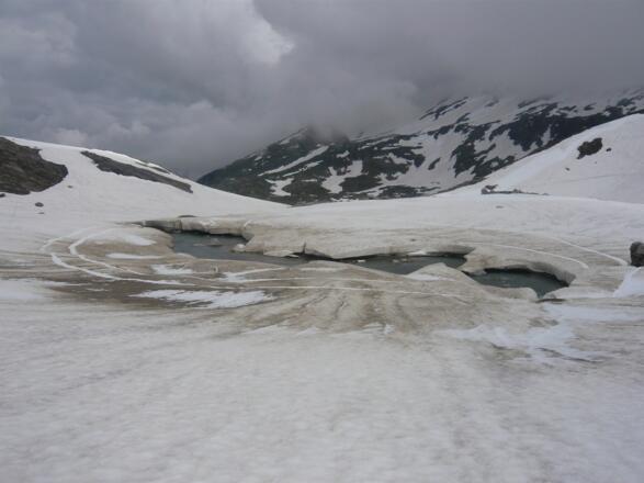 Gletschersee bei der Zunge des Vogelmaier-Ochsenkarkeeses