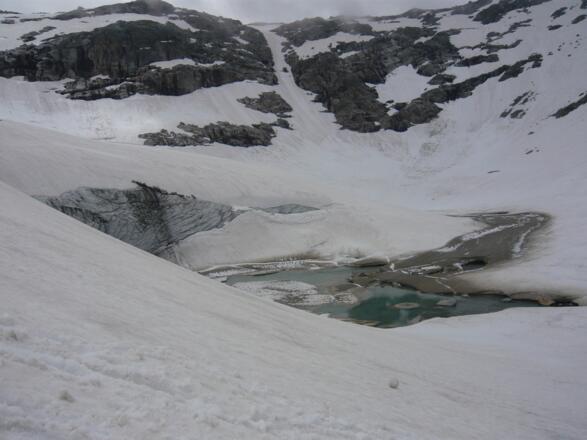 Gletschersee bei der Zunge des Vogelmaier-Ochsenkarkeeses