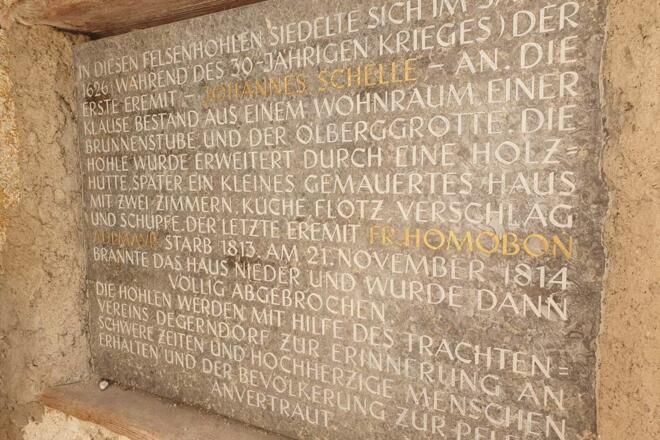 Geschichtstafel zum Eremit auf der Biber