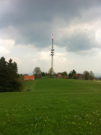 Die Rundfunksendeanlage auf dem Hohen Peißenberg ist das Erkennungszeichen des Berges.