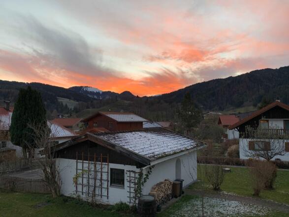 Ausblick vom Balkon mit Sonnenuntergang