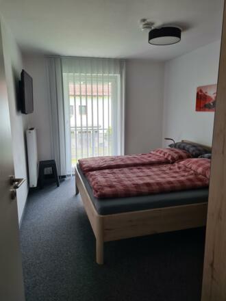 Schlafzimmer 2 OG Bild 1