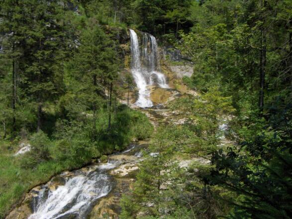 Naturschauspiel: die Weißbachfälle
