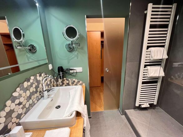Hotel Garni Brunnthaler Bad mit Regendusche