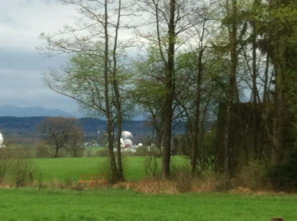 Weitblick auf Erdfunkstelle