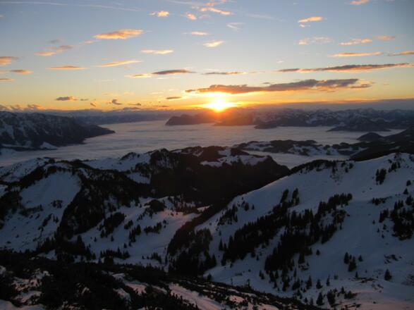 Das Inntal vor der untergehenden Sonne