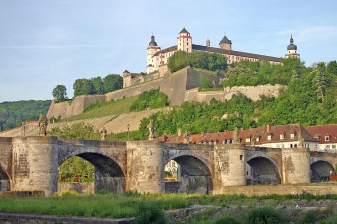 Alte Mainbrücke und Festung Marienberg in Würzburg