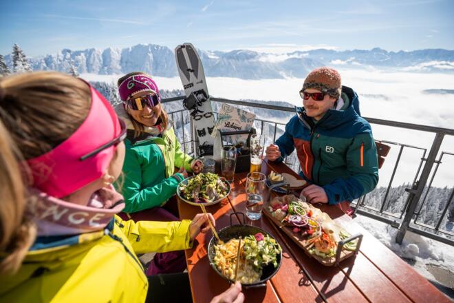 Mittagspause Laber Bergstation mit Zugspitzblick