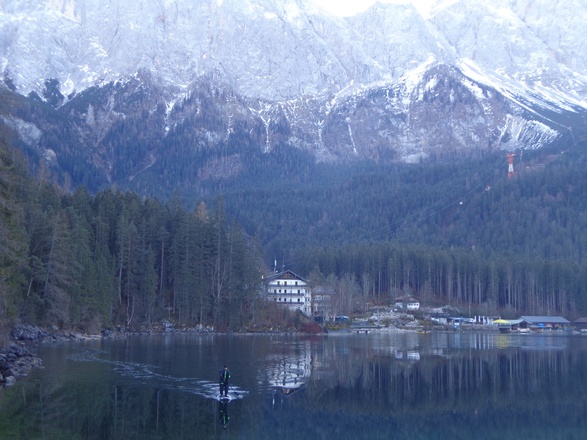 Blick auf das Eibseehotel