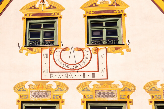 Sonnenuhr Schloss Weikertsham