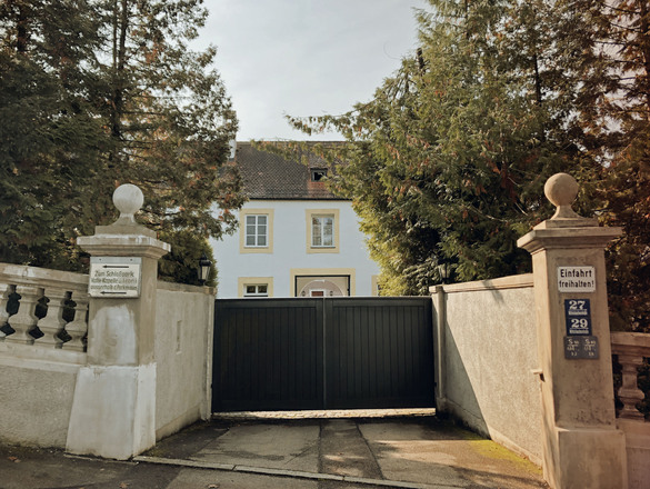 Eingang zu Schloss Berg