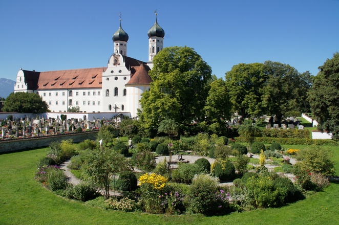 Meditationsgarten im Kloster Benediktbeuern