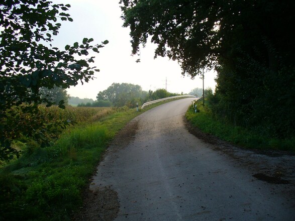 Weg zum Isarkanal Nähe Moosinning