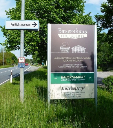 Wegweiser zum Bauernhausmuseum Erding