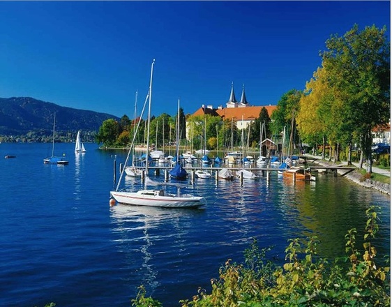 Blick zur Klosterkirche in St.Quirin