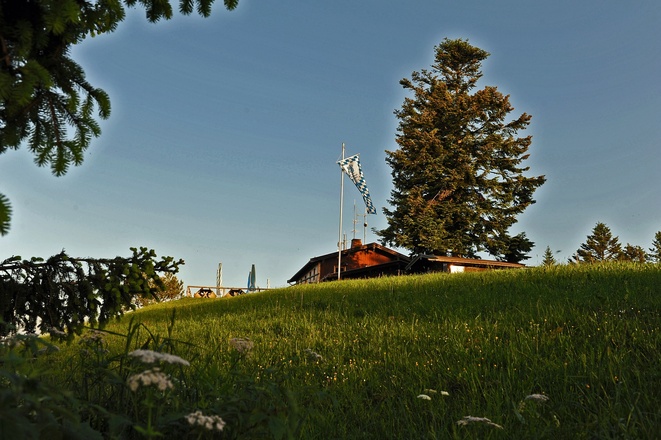 neureuth-haus-von-osten