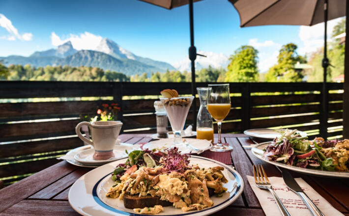 Auf der Terrasse der Alpenküche © erlebe.bayern - Thomas Linkel