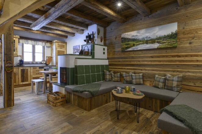 Wohnstube mit Kachelofen - Goiserer Chalet