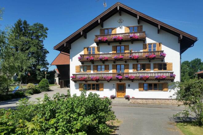 Bauernhaus mit Eingangsbereich von der Ostseite.