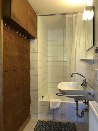 Ferienwohnung_Buecheler_OG_Badezimmer_02