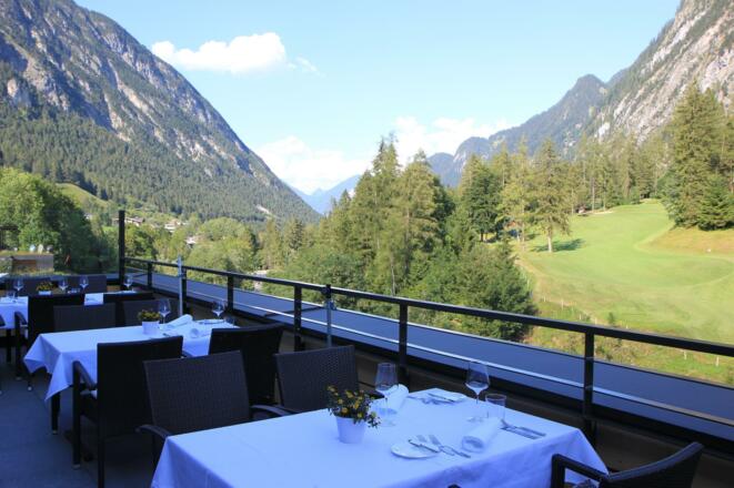 Hotel Sarotla Terrasse mit Aussicht