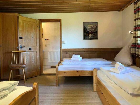 Ferienwohnung_Buecheler_OG_Schlafzimmer_03