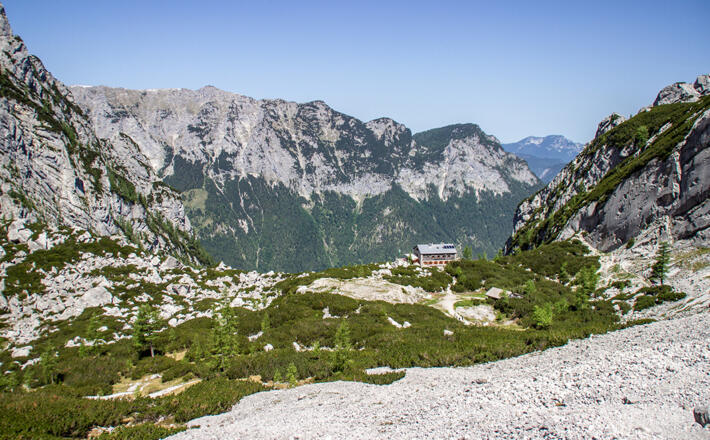 Am Beginn des Blaueis-Kars steht die Blaueishütte