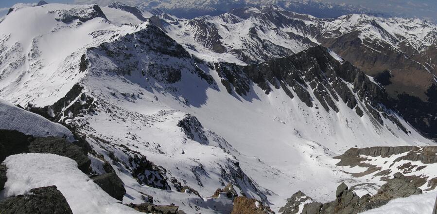 Gipfelblick ins Griererkar unter der Grierer-Kar-Spitze