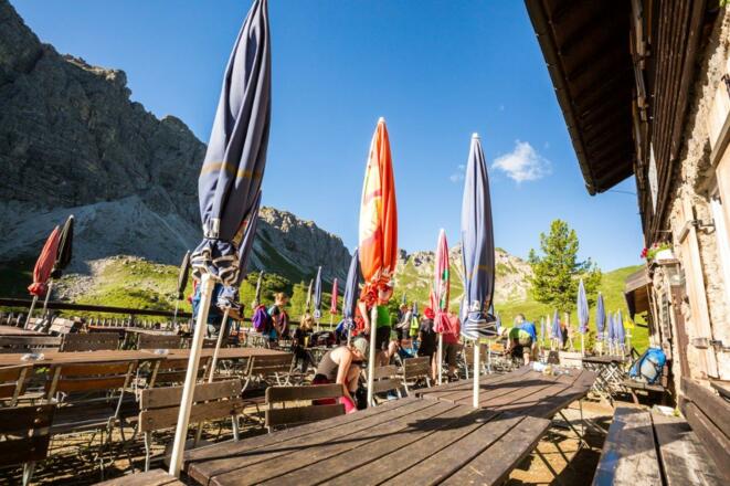 Auf der Terrasse der Landsberger Hütte.