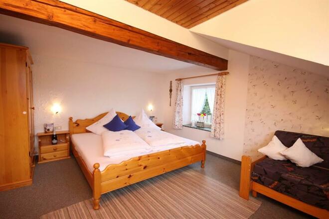 Schlafzimmer 4