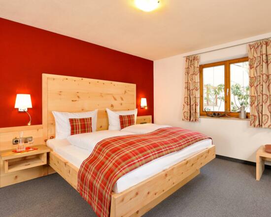 FW1 Schlafzimmer mit TV