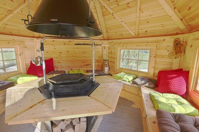 Grillhütte lädt zum Feiern ein