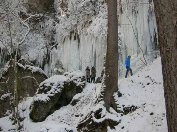 Der Hinanger Wasserfall im Winter