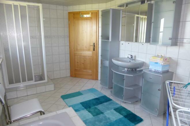 Badewanne / Dusche / Wc /