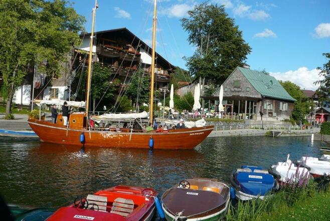 Lädine im Hafen