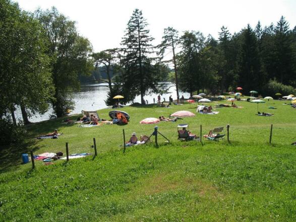 Liegewiese am Schmuttersee