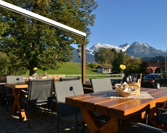 terasse_speisen_gasthof_restaurant_hirsch_allgaeu_