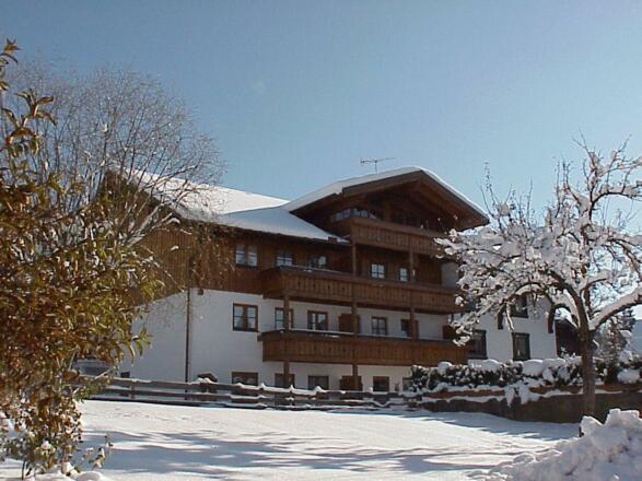 Westansicht im Winter