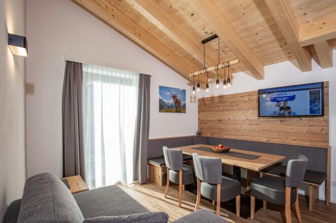 Essbereich und Wohnzimmer