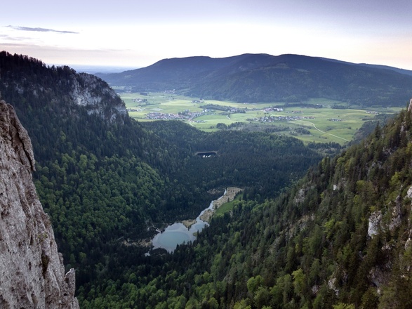 schöner Ausblick auf den Falkensee und den Teisenberg