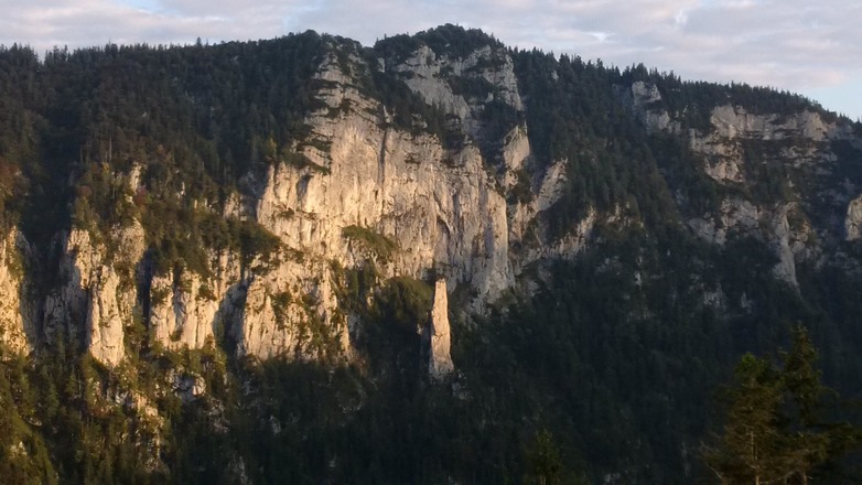 der Große Turm im Abendlicht (fotografiert vom Falkenstein)