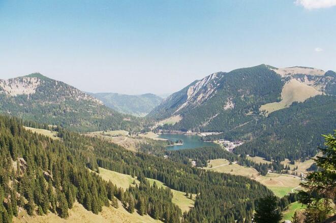 Blick vom Stolzenberg auf den Spitzingsee