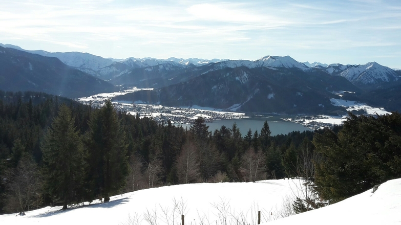 Mittwoch, 24. Januar 2018 Blick von Neureuth auf den Tegernsee