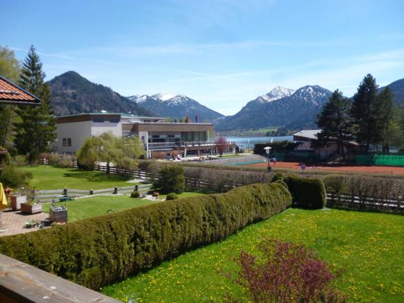Ausblick von den Ferienwohnungen zum Schliersee und die umliegenden Berge